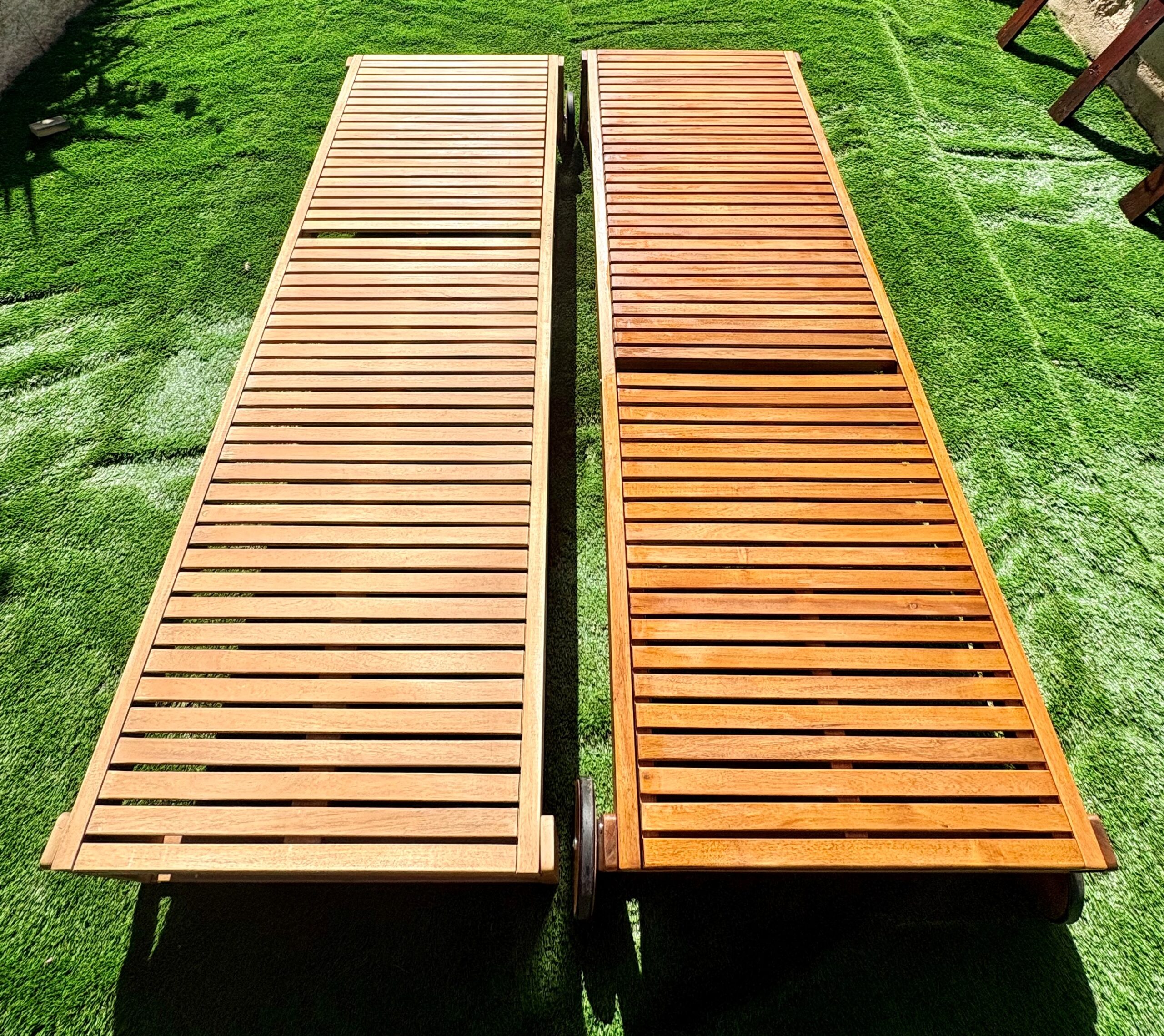 Mueble de madera exterior restaurado